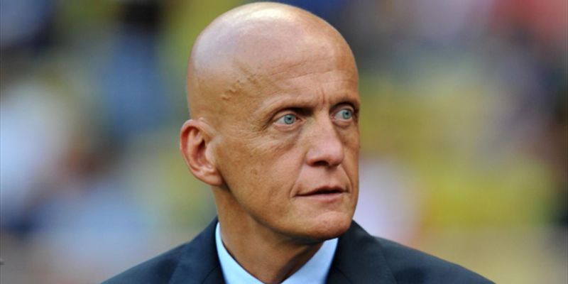 Pierluigi Collina chắc chắn được xếp ở vị trí đầu tiên trong danh sách những trọng tài nổi tiếng nhất thế giới