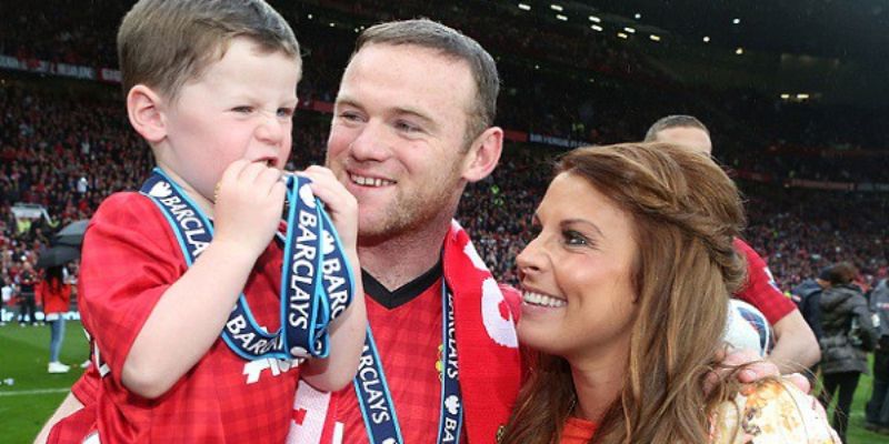 Rooney là một trong các cầu thủ có chuyện tình cảm rối rắm